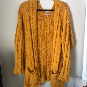 Oversized Mustard Yellow Knitted Sweater😍